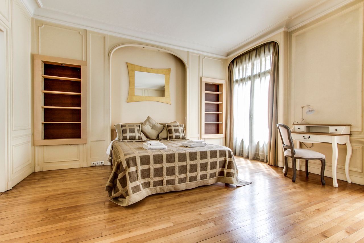 Champs Elysees - Grand Hoche 4 Bedrooms