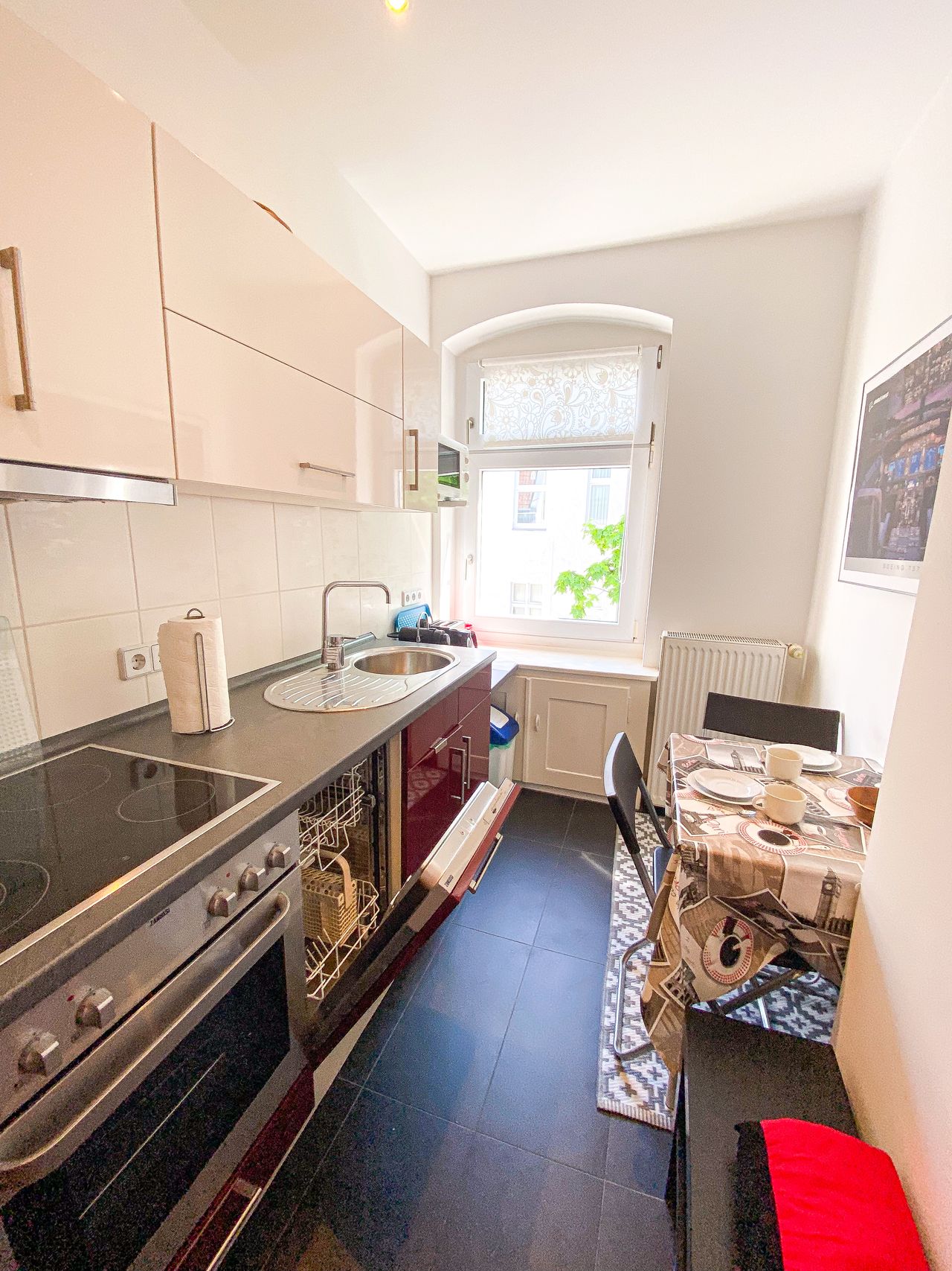 'Rieke' - beautiful and bright 2 room apartment in central location City-West