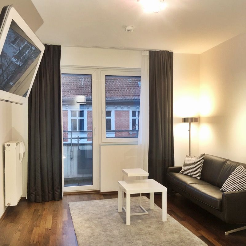 Cosy apartment with balcony only 10 Minutes walk to KDW