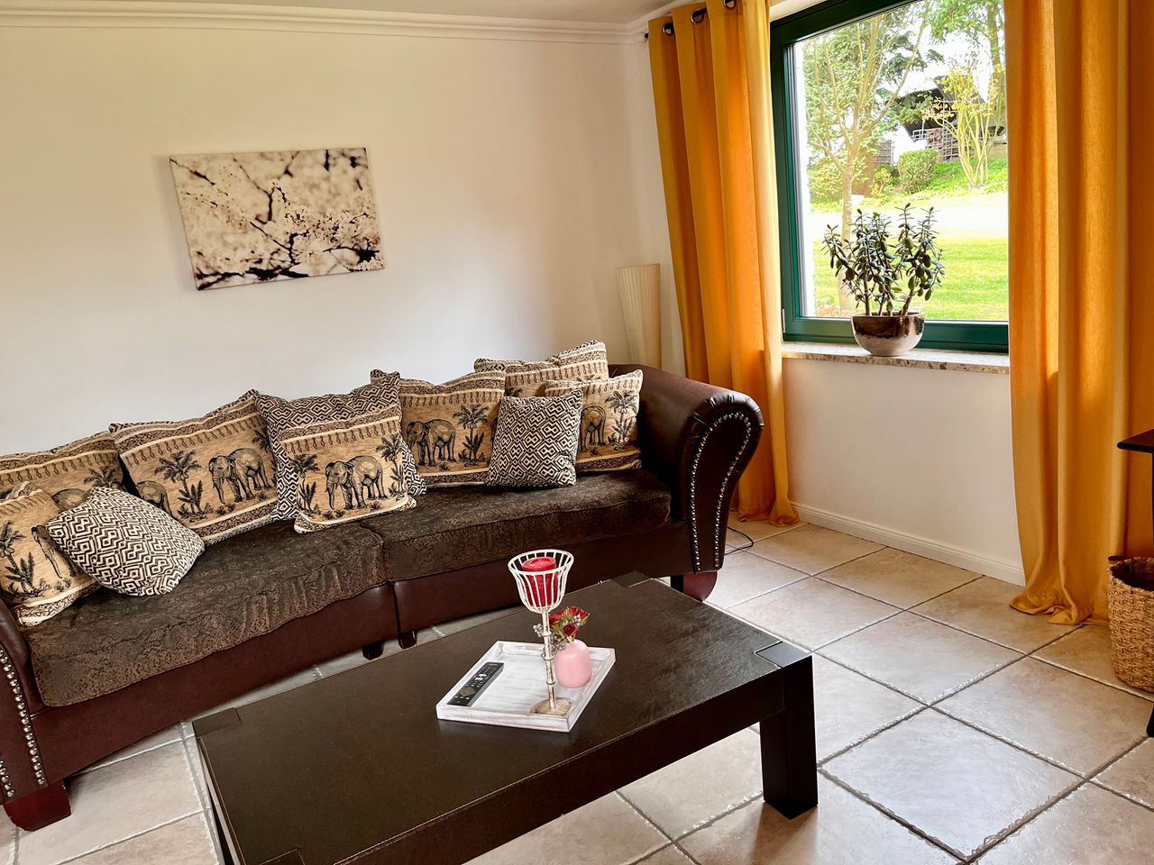 Spacious and fashionable studio located in Seevetal