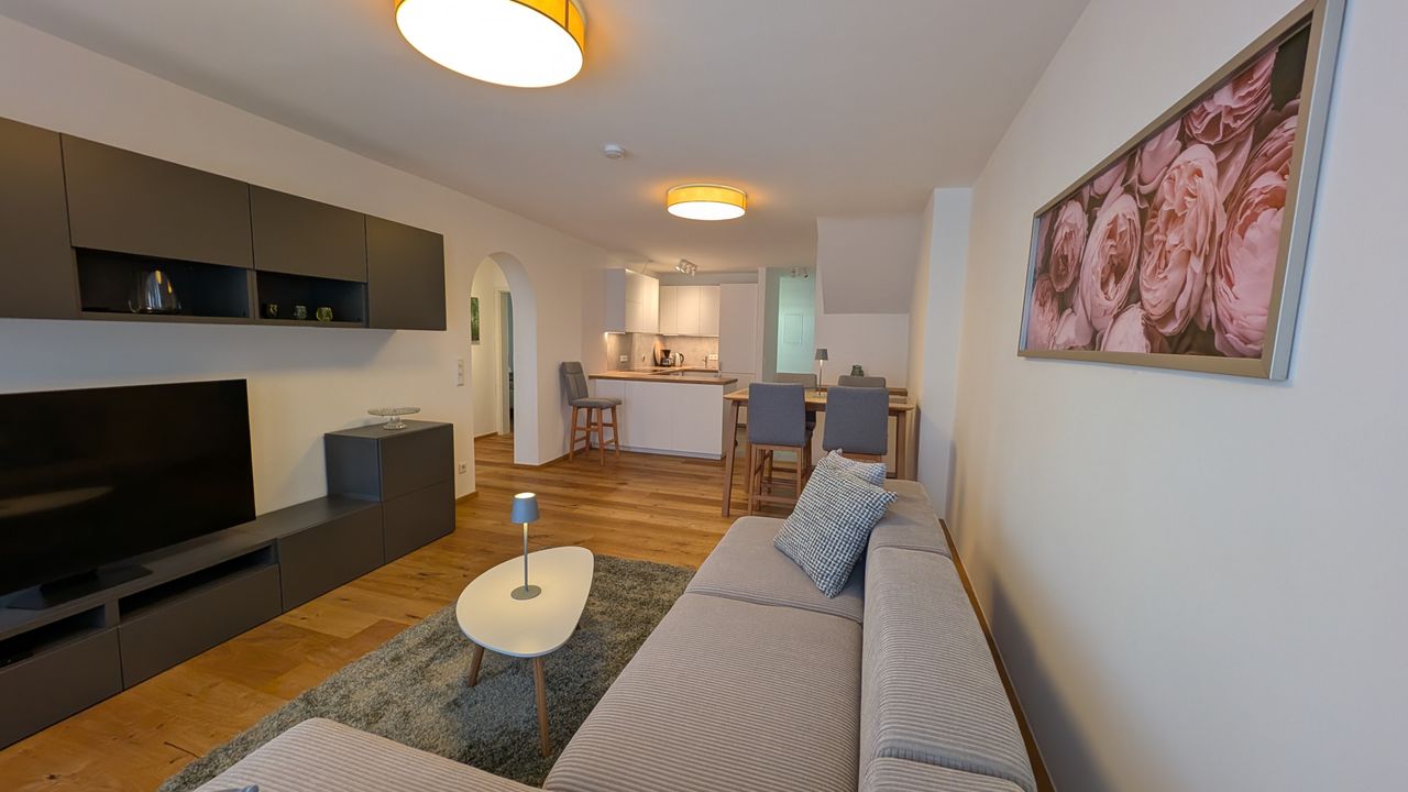 Exclusive Living in the Heart of Nuremberg: High-Quality Furnished 3-Room Apartment – First Occupancy