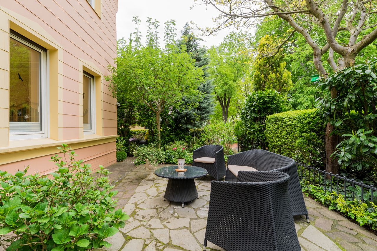 Domestic home in the center of Hermsdorf with garden terrace