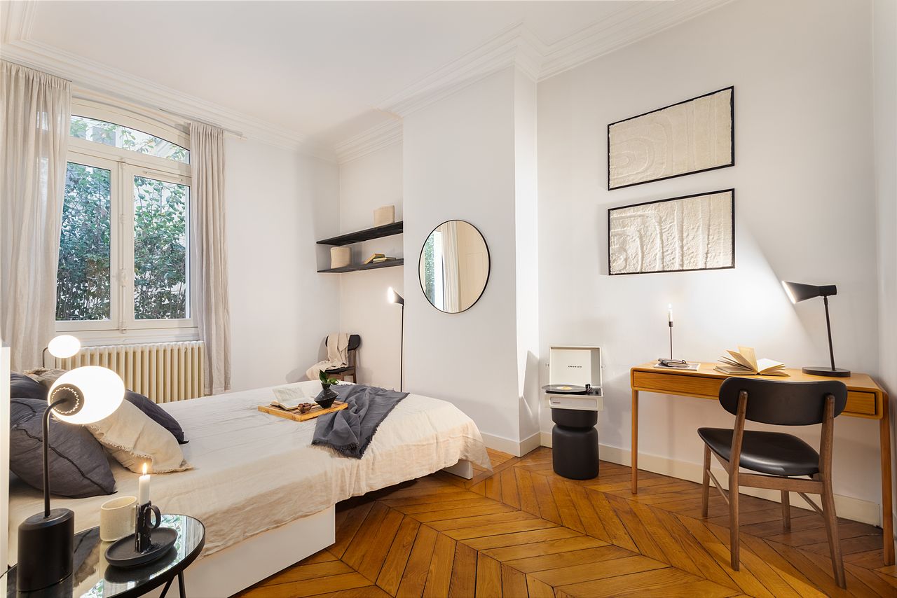 1 bedroom and terrace in Invalides