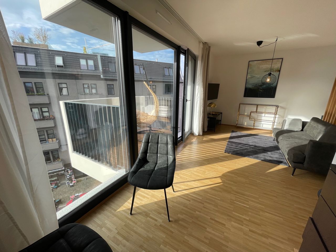 new and modern 1.5 room apartment very sunny near Ostkreuz