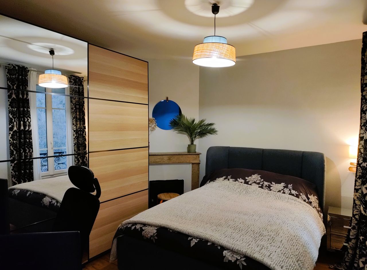 Bright and quiet apartment on courtyard - Renovated - with 1 separate bedroom - metro 3 & 14 - Paris 17
