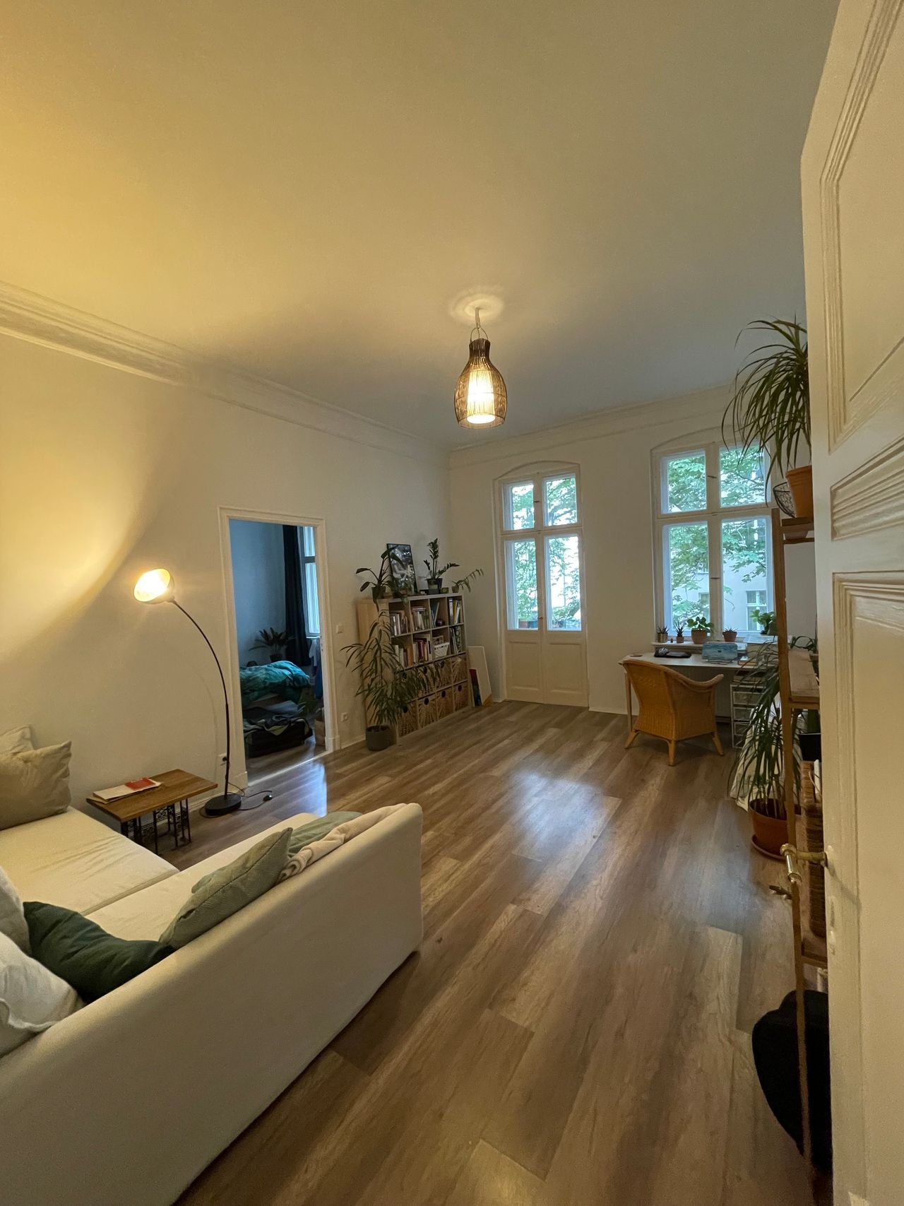 Beautiful, renovated flat in an old building in an idyllic, quiet location with good S+U connections