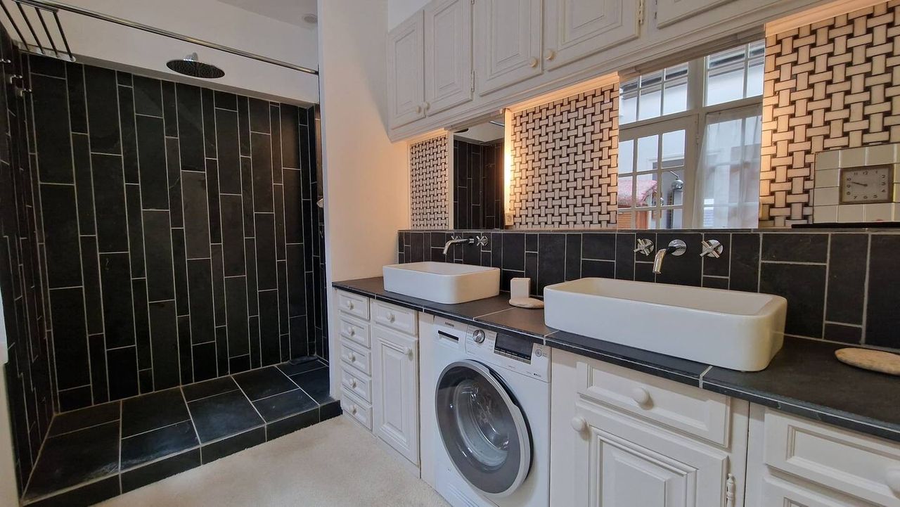 Exceptional apartment in the 17th district