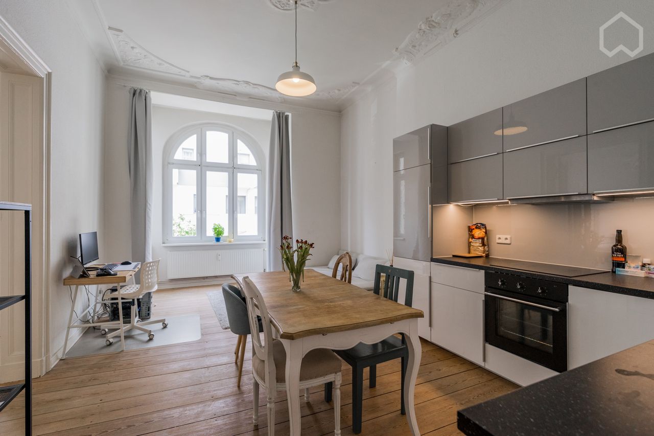 Stunning & spacious Altbau apartment in fantastic Friedrichshain