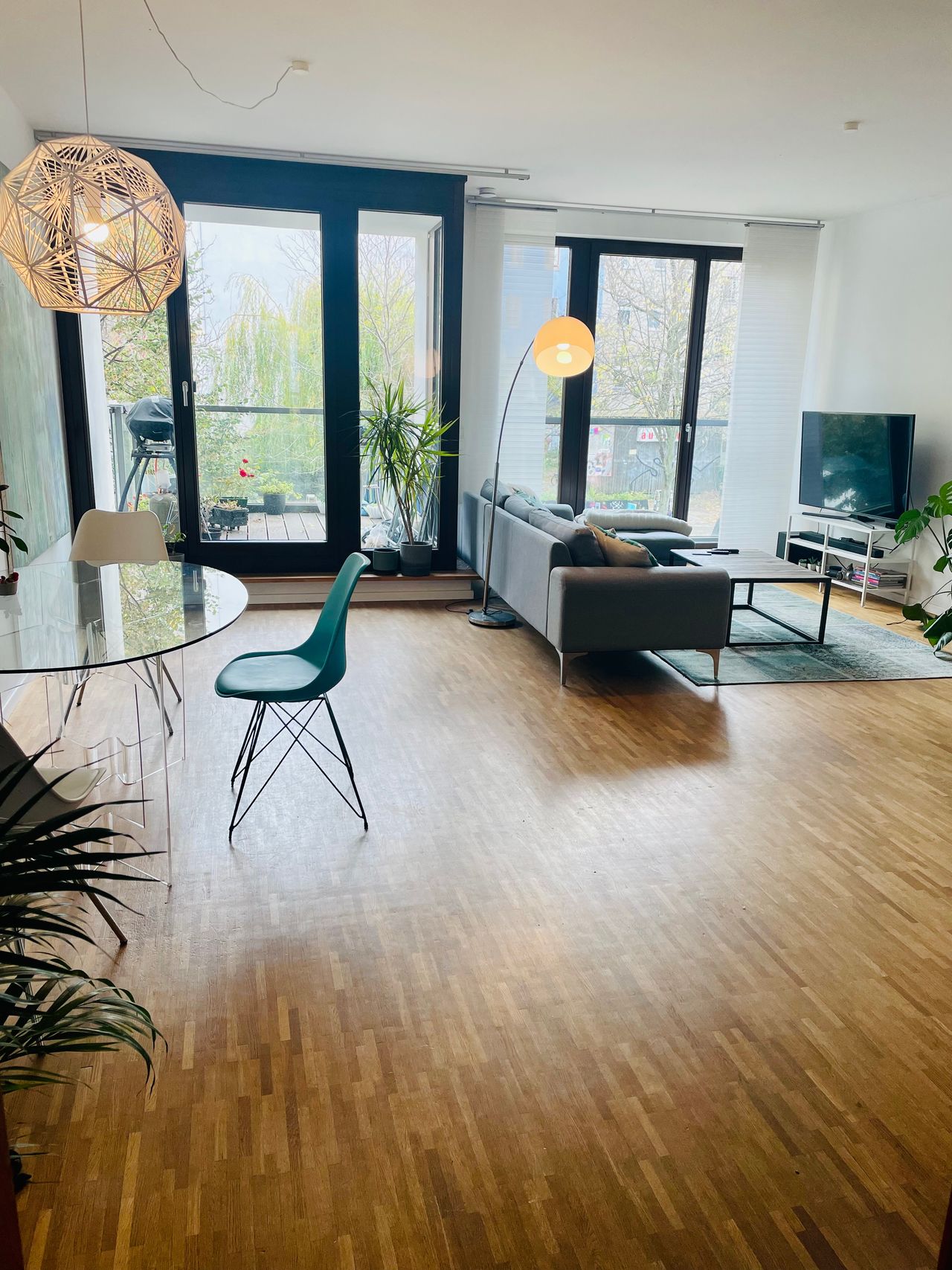 Furnished 2-room apartment with balcony in Prenzlauer Berg