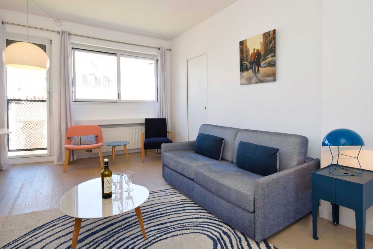 2-room flat in Auteuil