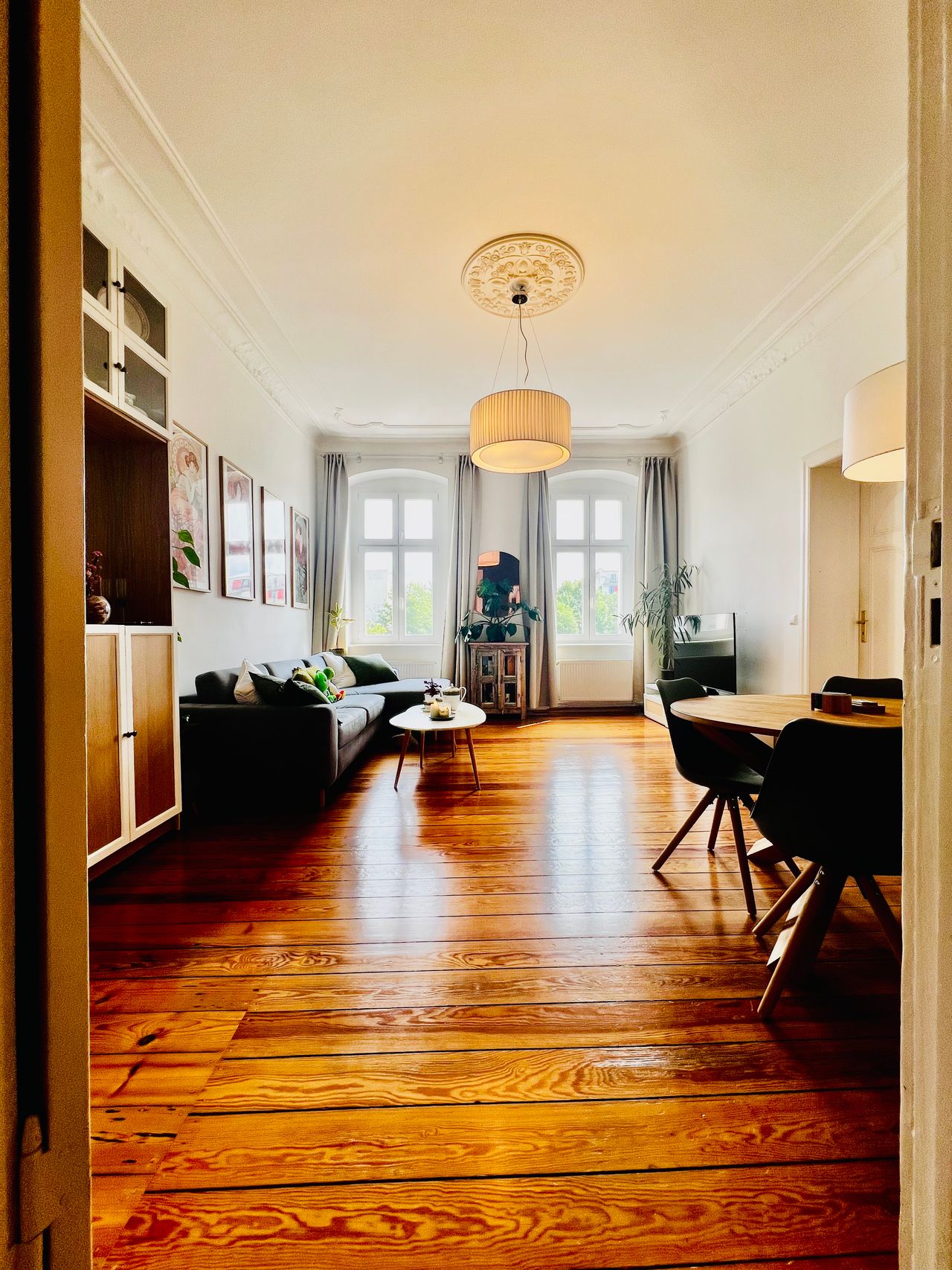 Gorgeous, spacious Altbau flat in Prenzlauer Berg, family and baby friendly