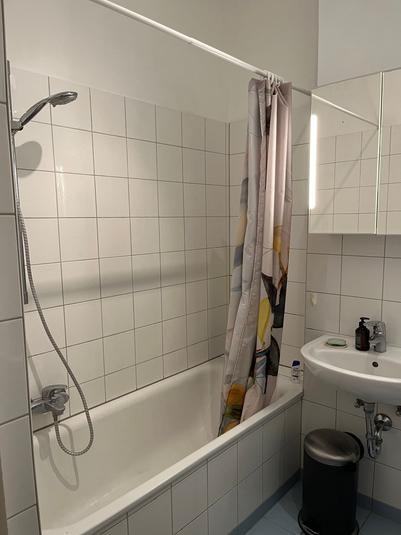 Zwischenmiete: Charmante 2-Zimmer-Altbau-Wohnung in München Neuhausen