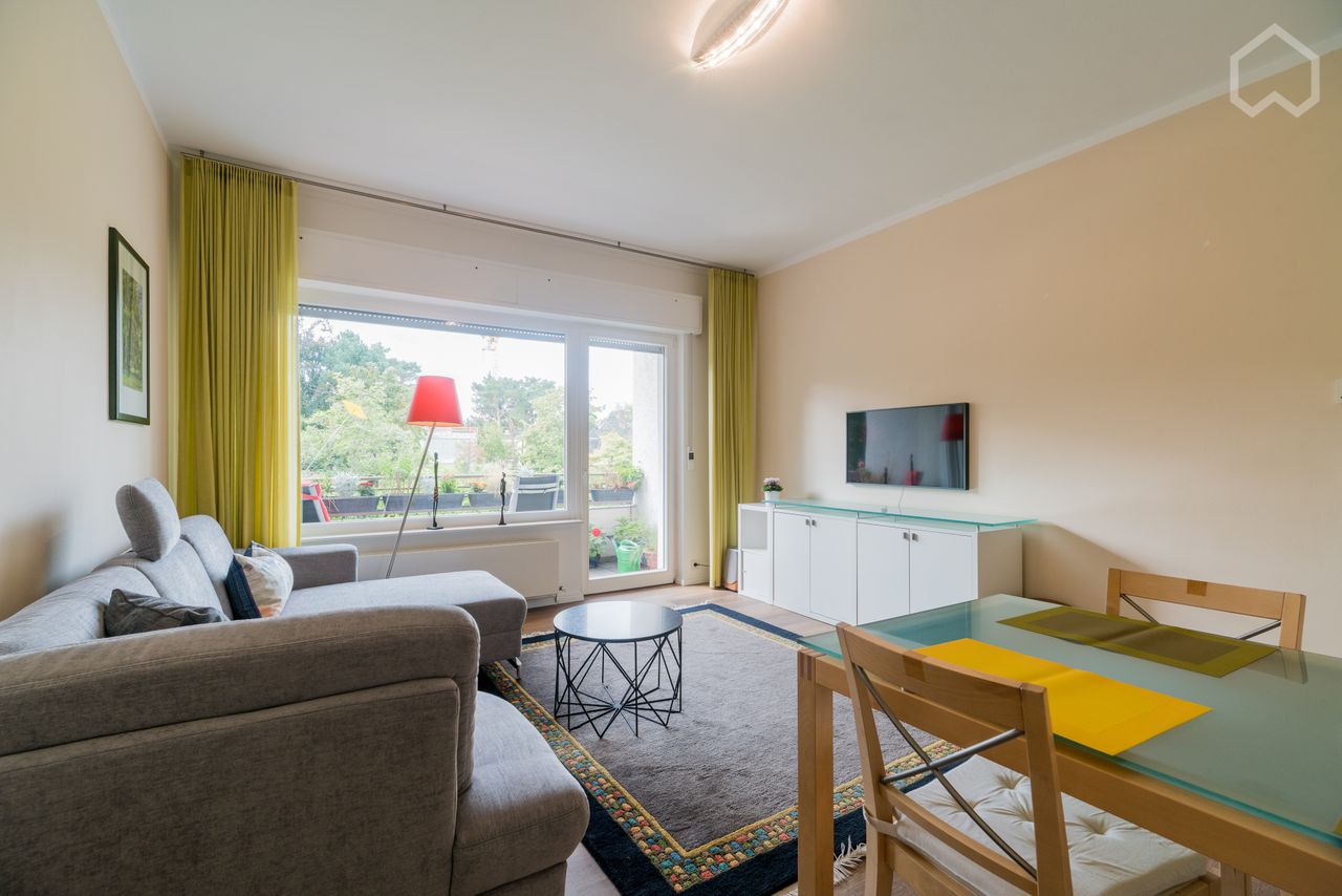 Sunny and stylish 2-room apartment in Berlin-Charlottenburg