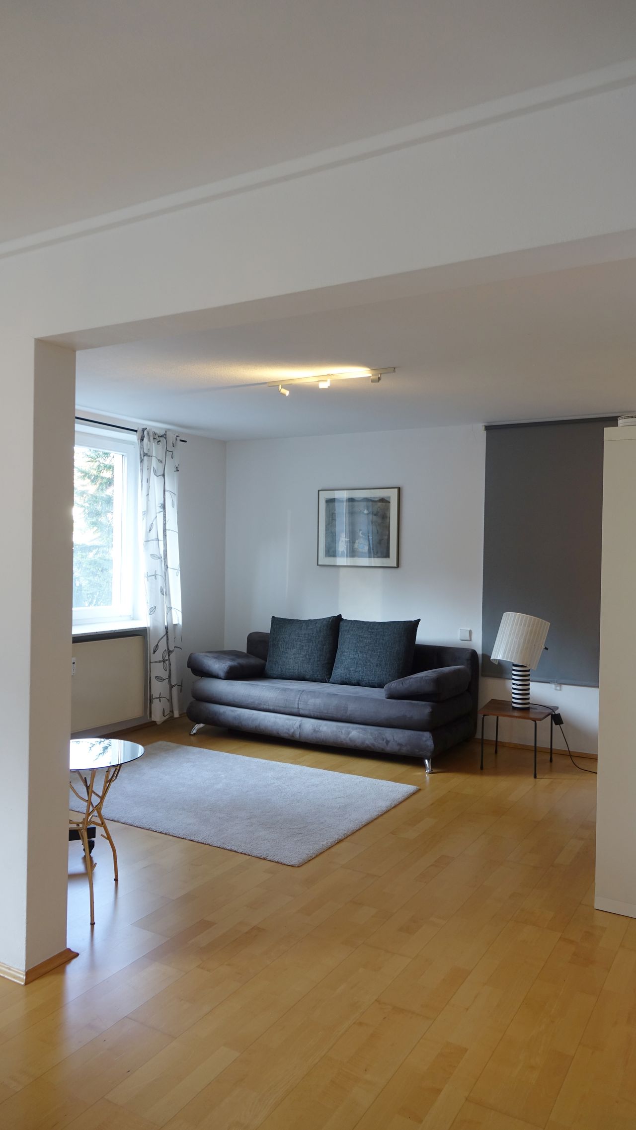 Bright and stylishly furnished 2.5-room apartment with two balconies in a quiet and green half-height location in Stuttgart South