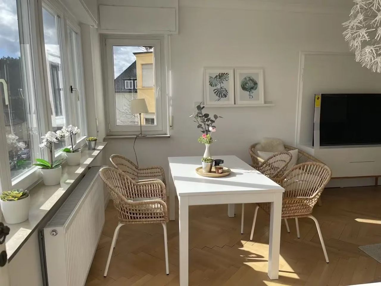 Beautiful 4 room apartment in Stuttgart with two balconies and garden