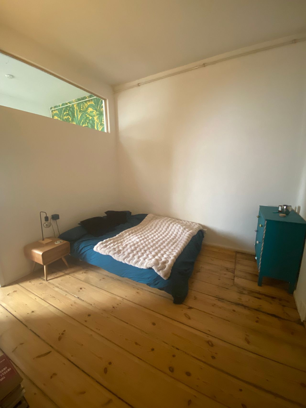 Sunny maisonette with separate workspace and open kitchen/living room