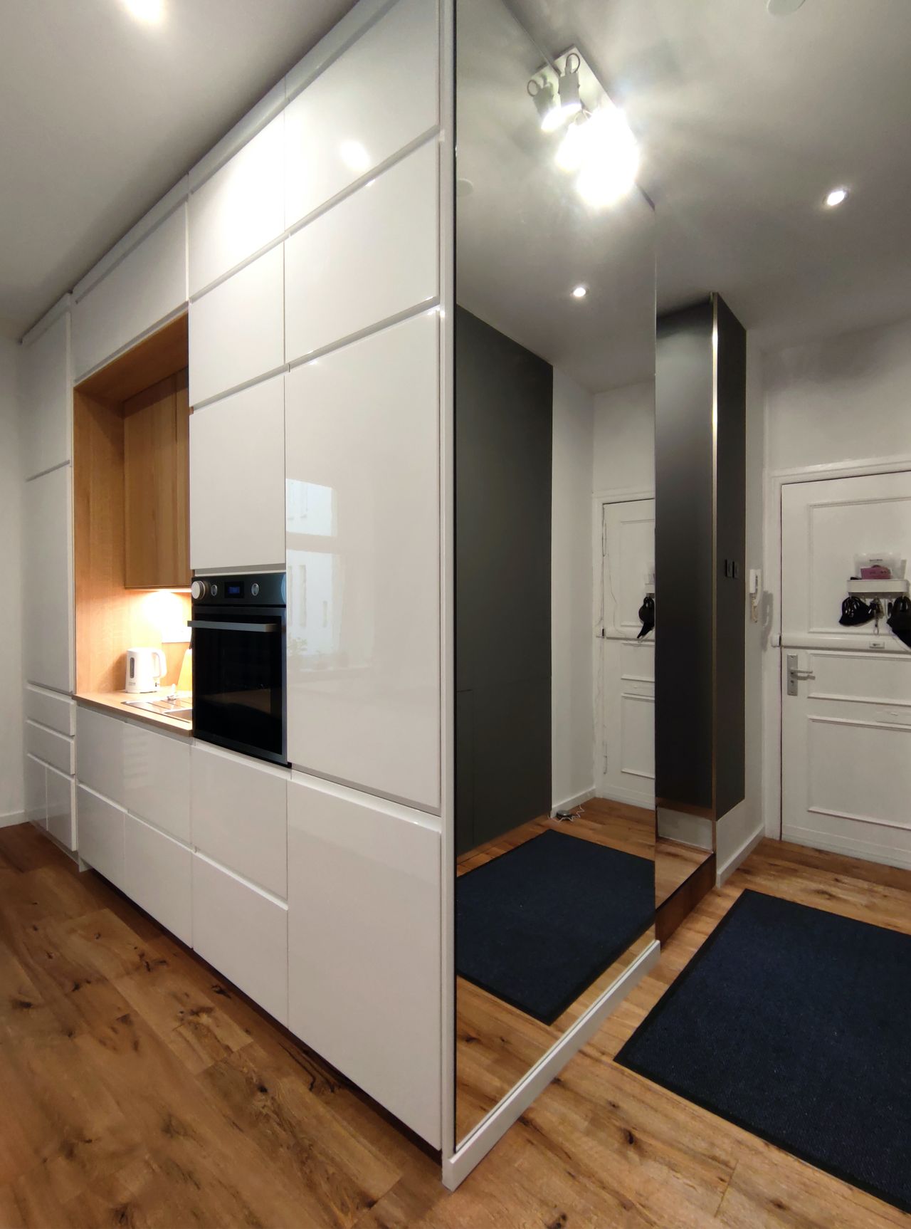 Occupancy after modernisation/renovation/reconstruction: modern 1.5 room apartment including built-in kitchen located in Tiergarten, Berlin