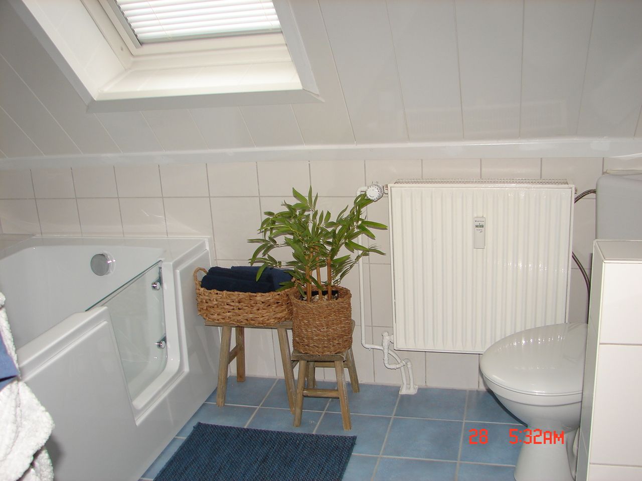 Comfortable 2 room apartment with a large, sunny balcony in Bremen