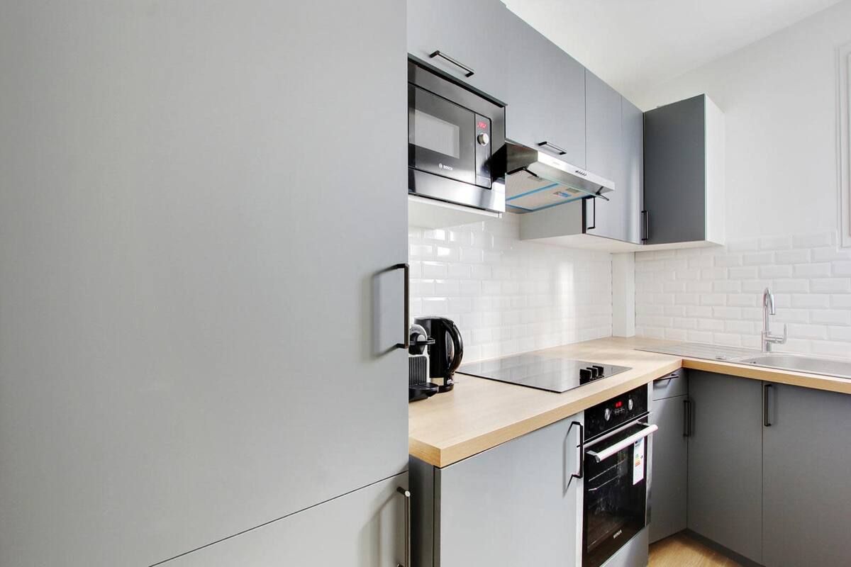 a superb one-bedroom apartment located in the 5th arrondissement of Paris