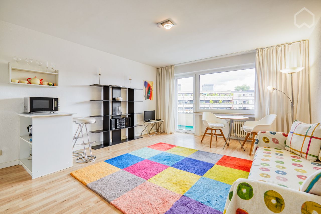 Lovely & pretty, quiet studio with balcony in Düsseldorf