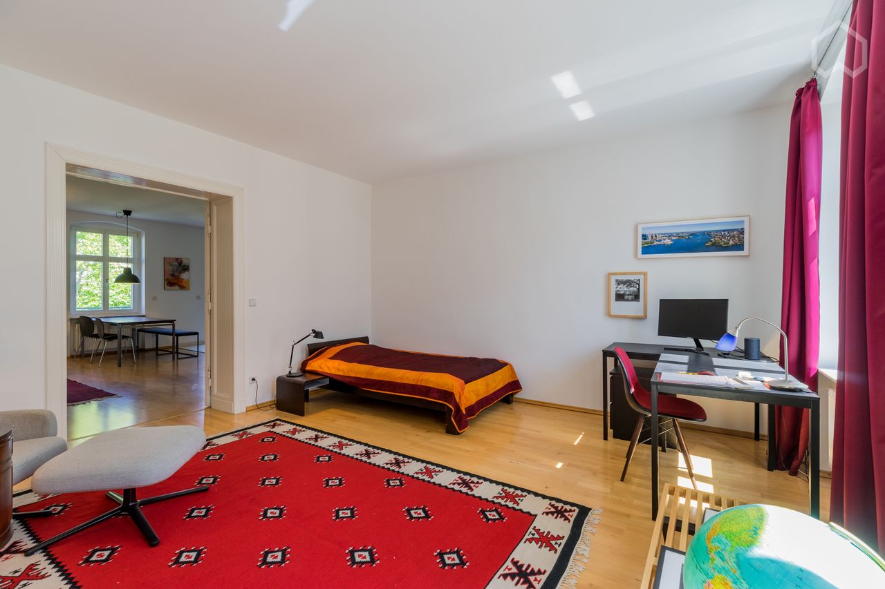 Spacious 3-room apartment with 2 bathrooms in the heart of Mitte