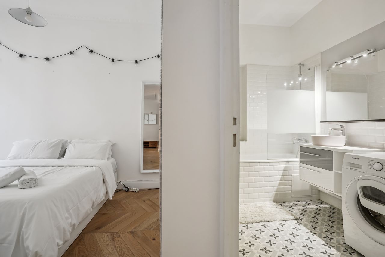 ID392 Cozy 2-bedroom flat in Rue Mandar/Montorgeuil