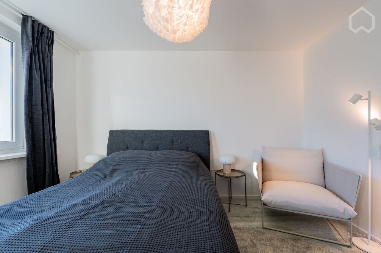 FIRST- TIME RENTAL! Freshly renovated and furnished, Exclusive 3-room flat in Lichtenberg: your urban retreat in the heart of Berlin
