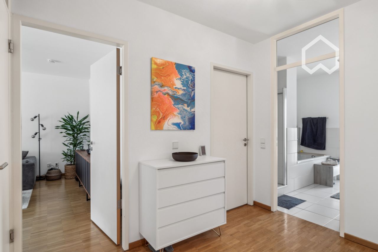 Stylish Temporary Living in Frankfurt's Westhafen – 3-Room Apartment with Balcony, Loggia, and Premium Features