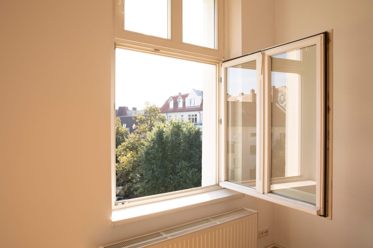 Sunny and spacious apartment in Kreuzkölln /Friedelstrasse