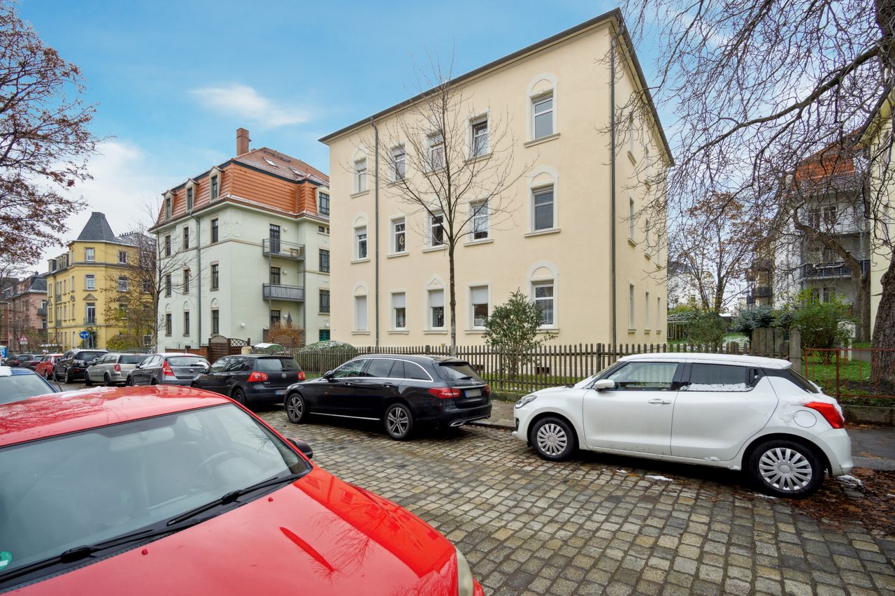 Charming duplex apartment in the heart of Dresden, furnished to a high standard