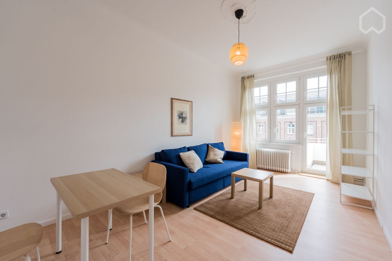 Light and airy apartment close to the Havel