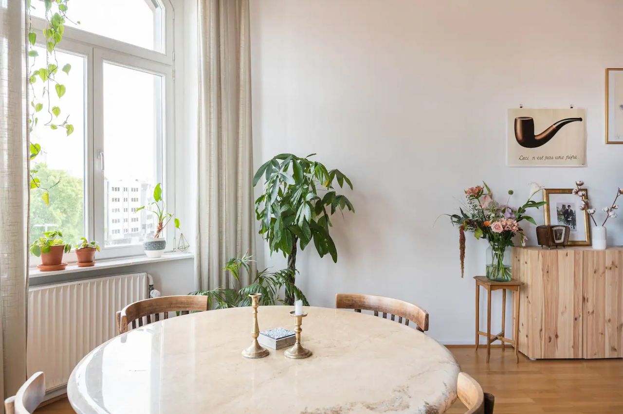 Beautiful spacious apartment in old building, Agnesviertel
