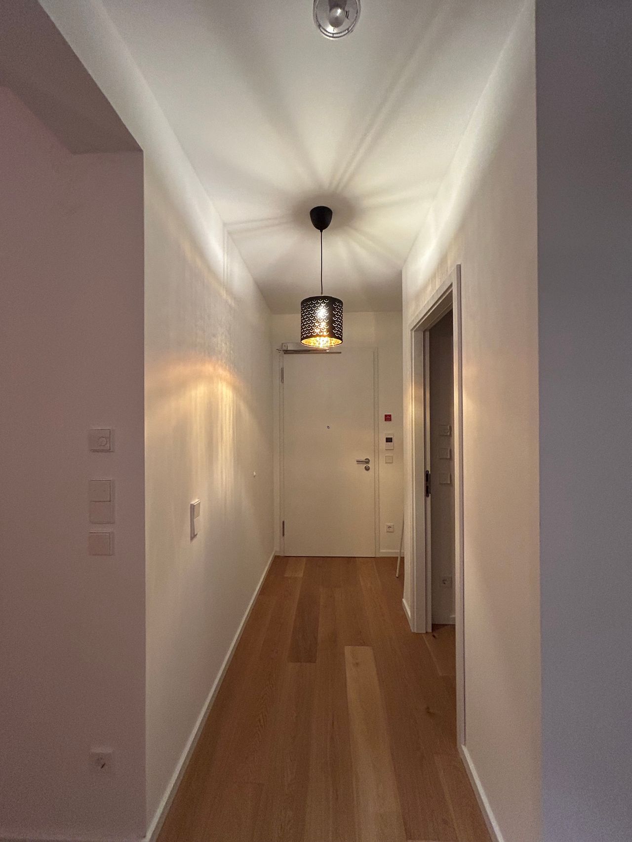 Exclusive 2 bedroom Spacious Apartment in Friedrichshain’s Iconic Peninsula – A Perfect Blend of Vibrancy and Tranquility
