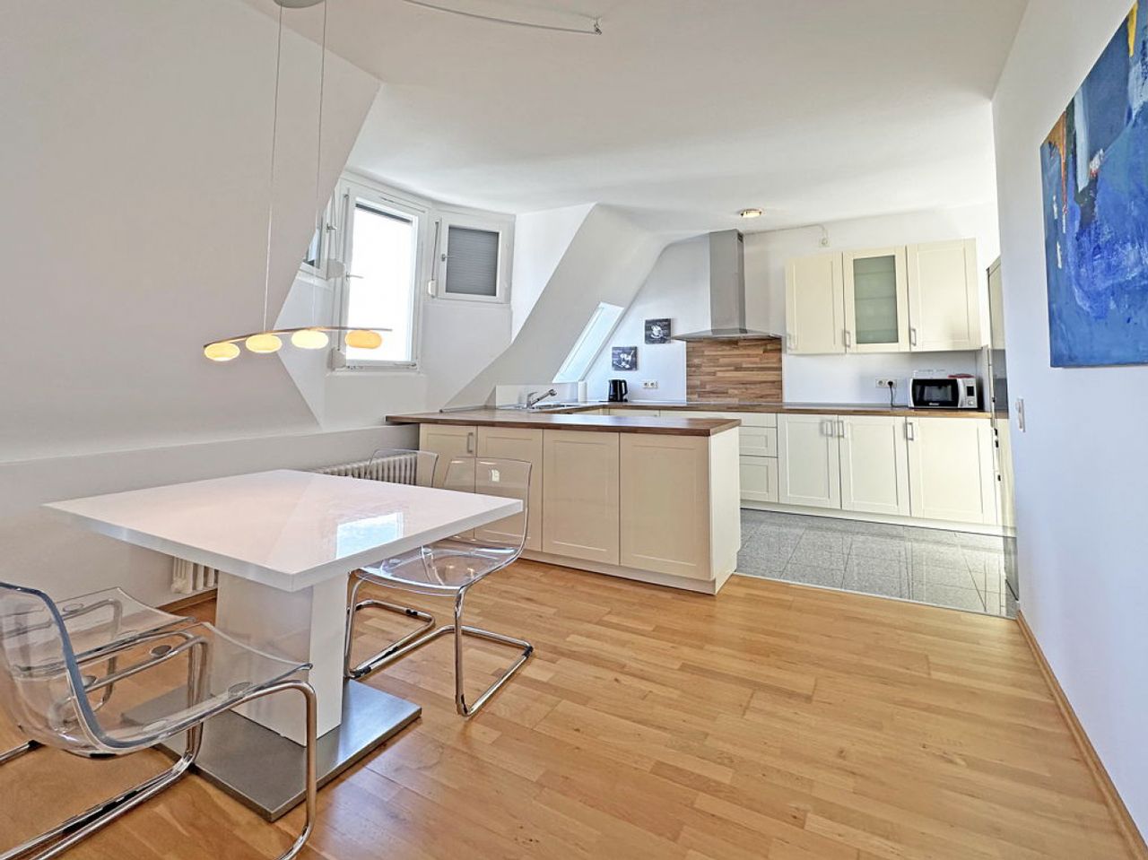 Cozy & central 3-room apartment for rent in Stuttgart Mitte