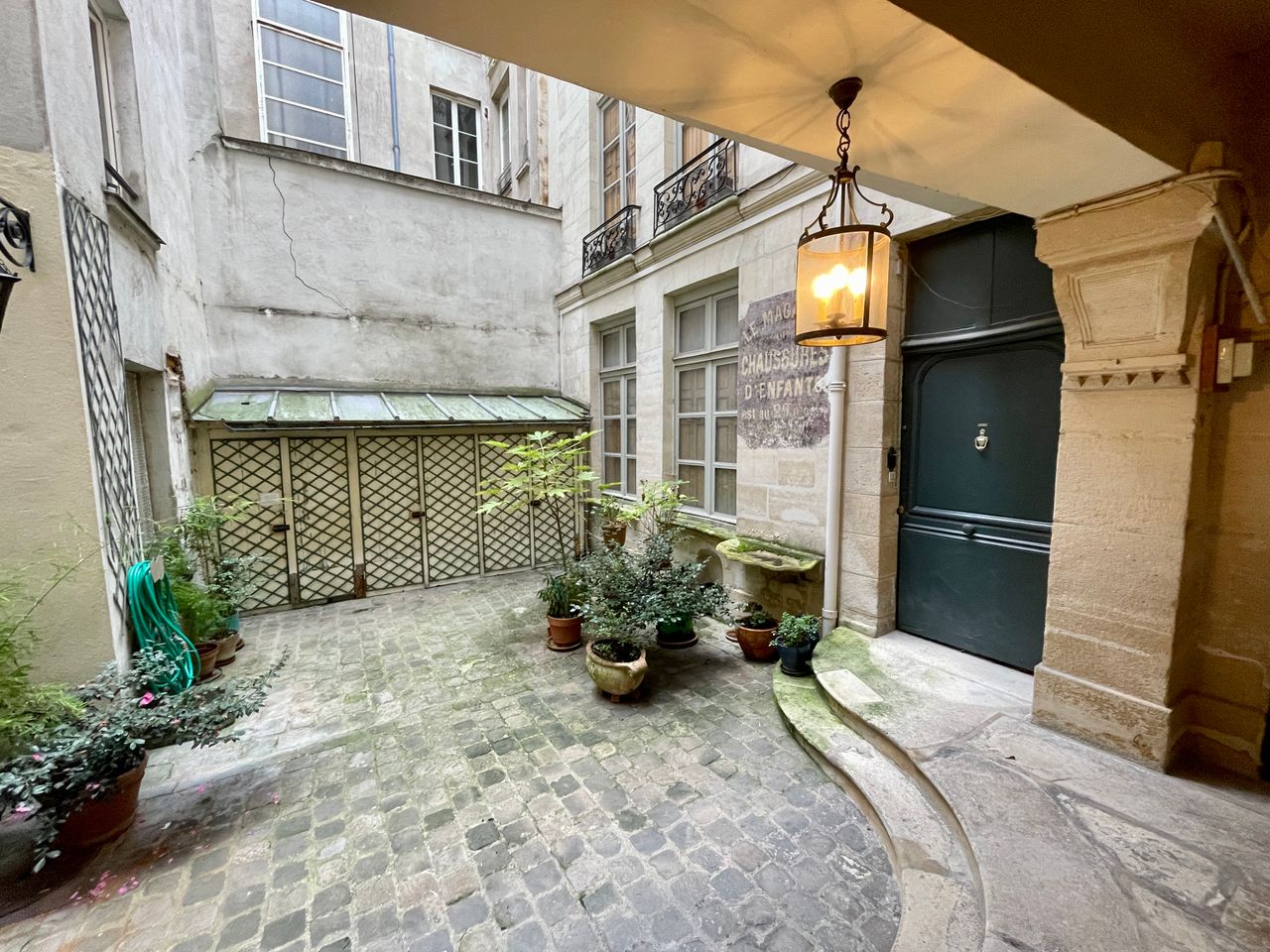 Prestigious Apartment in a Historic Building on the Famous Île Saint-Louis