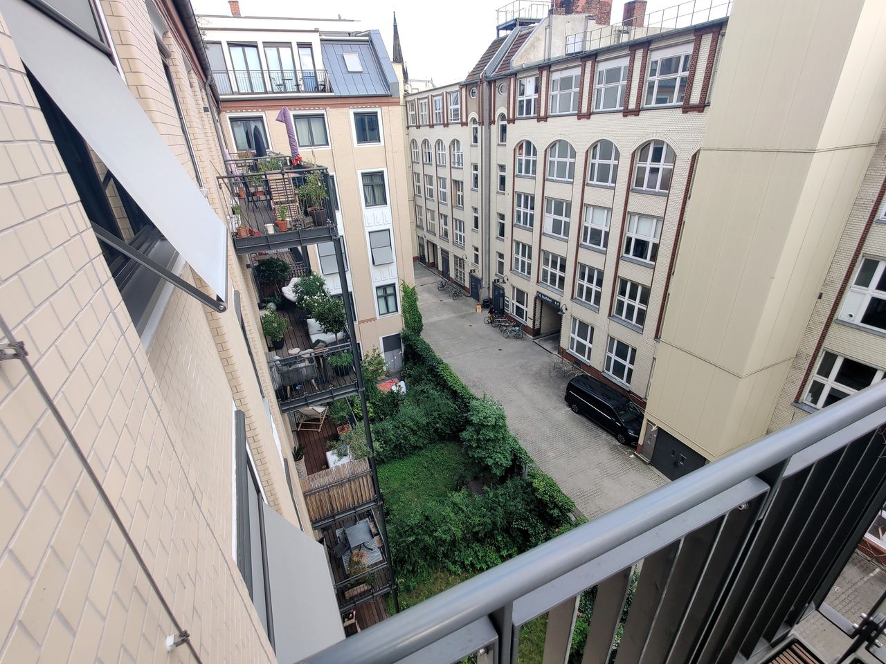 Beautiful quiet loft apartment in the heart of Kreuzberg near U7, 4 rooms