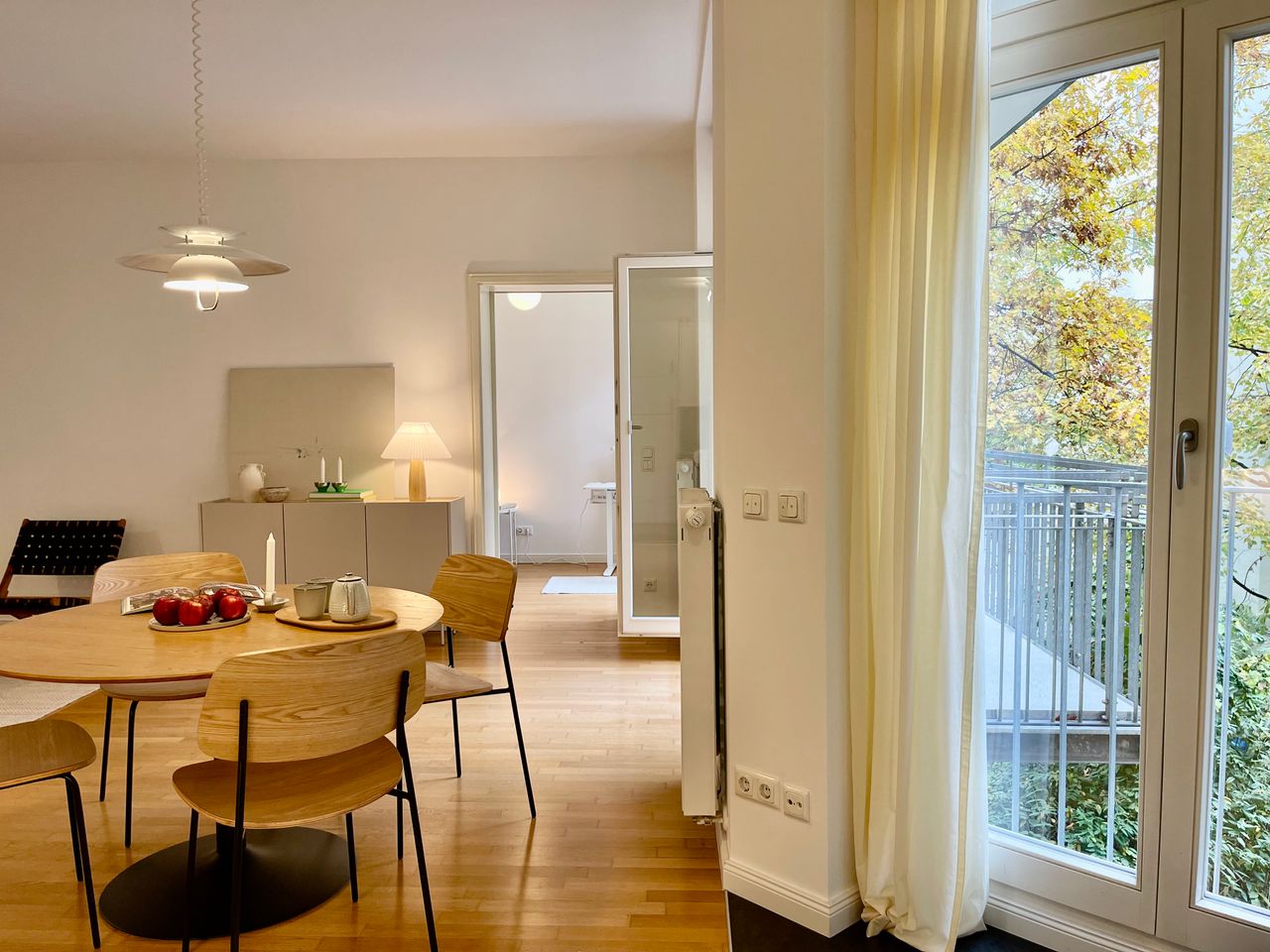 Bright and Cozy, 2 Room, centrally located South Facing Apartment in Prenzlauer Berg with balcony