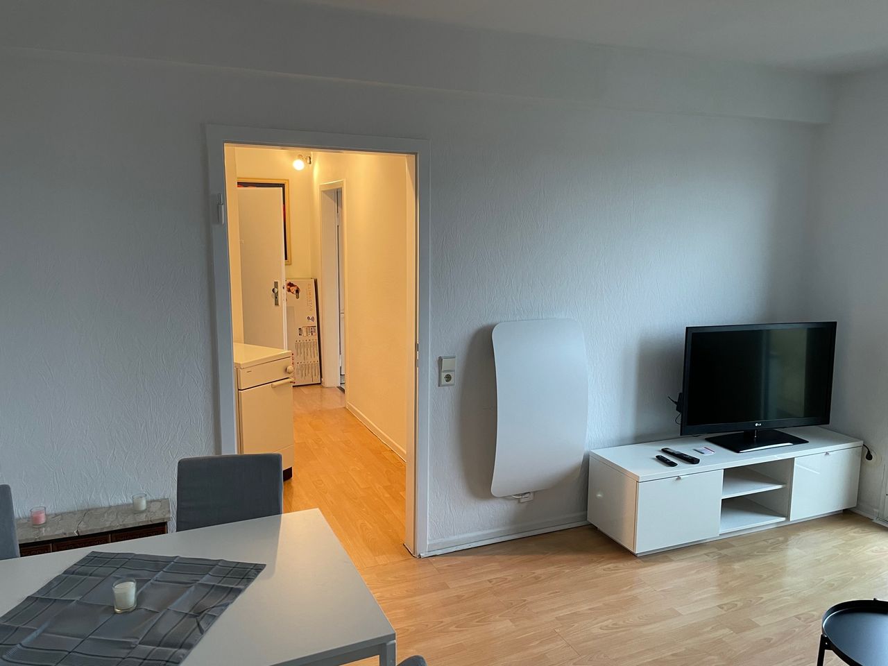 Schöne, helle Wohnung in der Südstadt mit Balkon (Garage im Haus separat anmietbar)