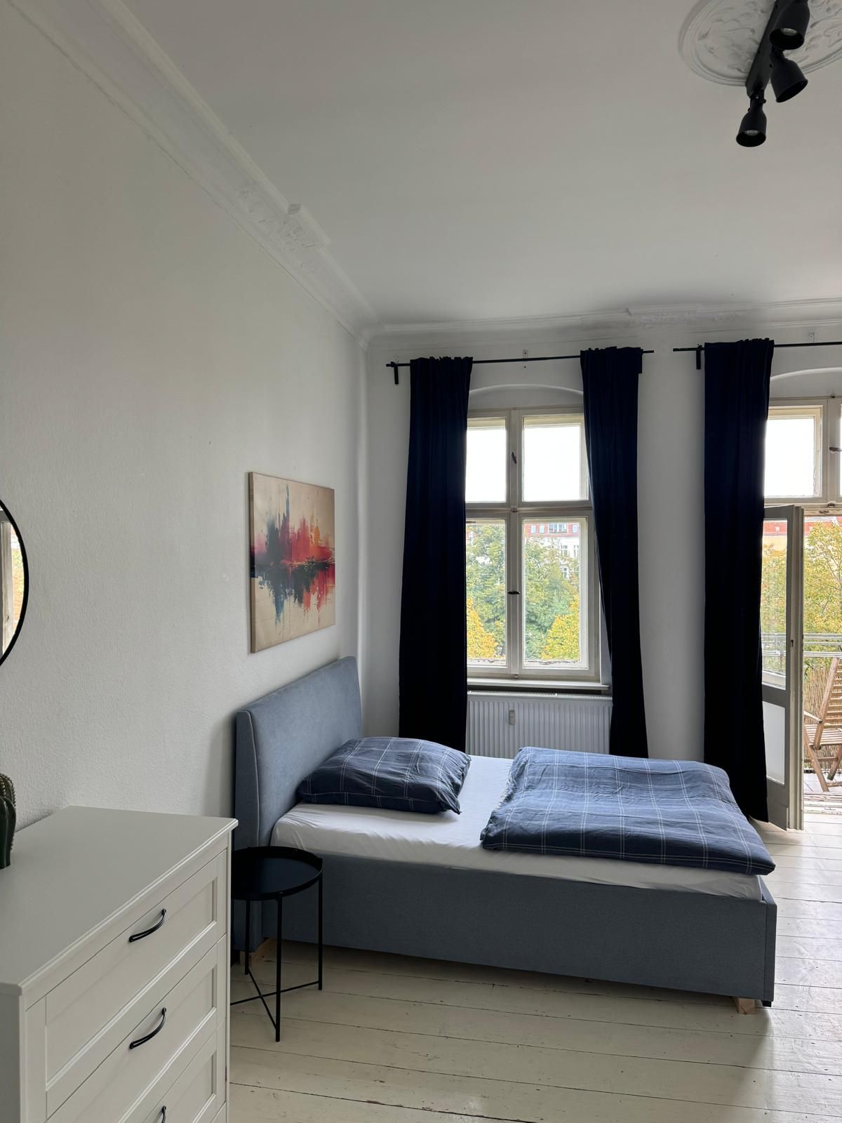 Stylist 4 bedroom Apartment in Berlin Friedrichshain