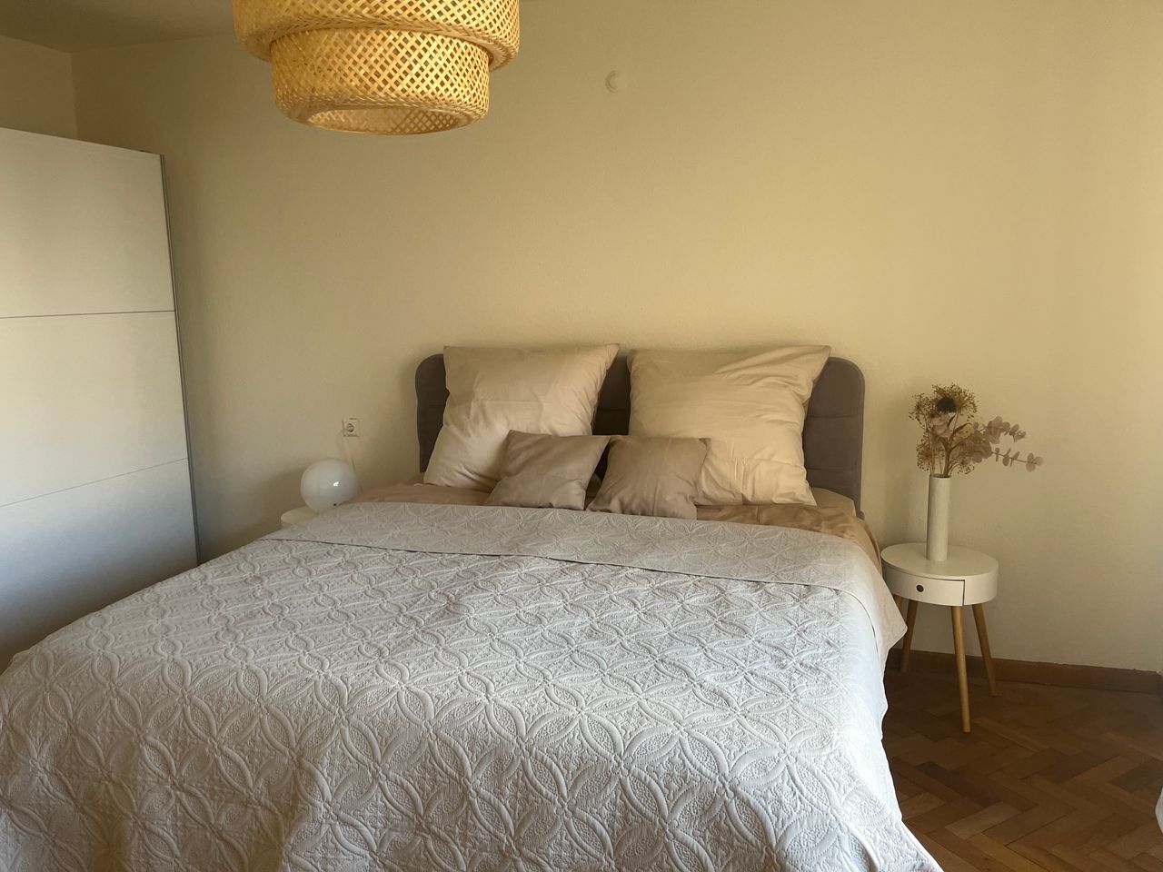 Fully Furnished 3-room apartment with balcony and garden and parking space and garage