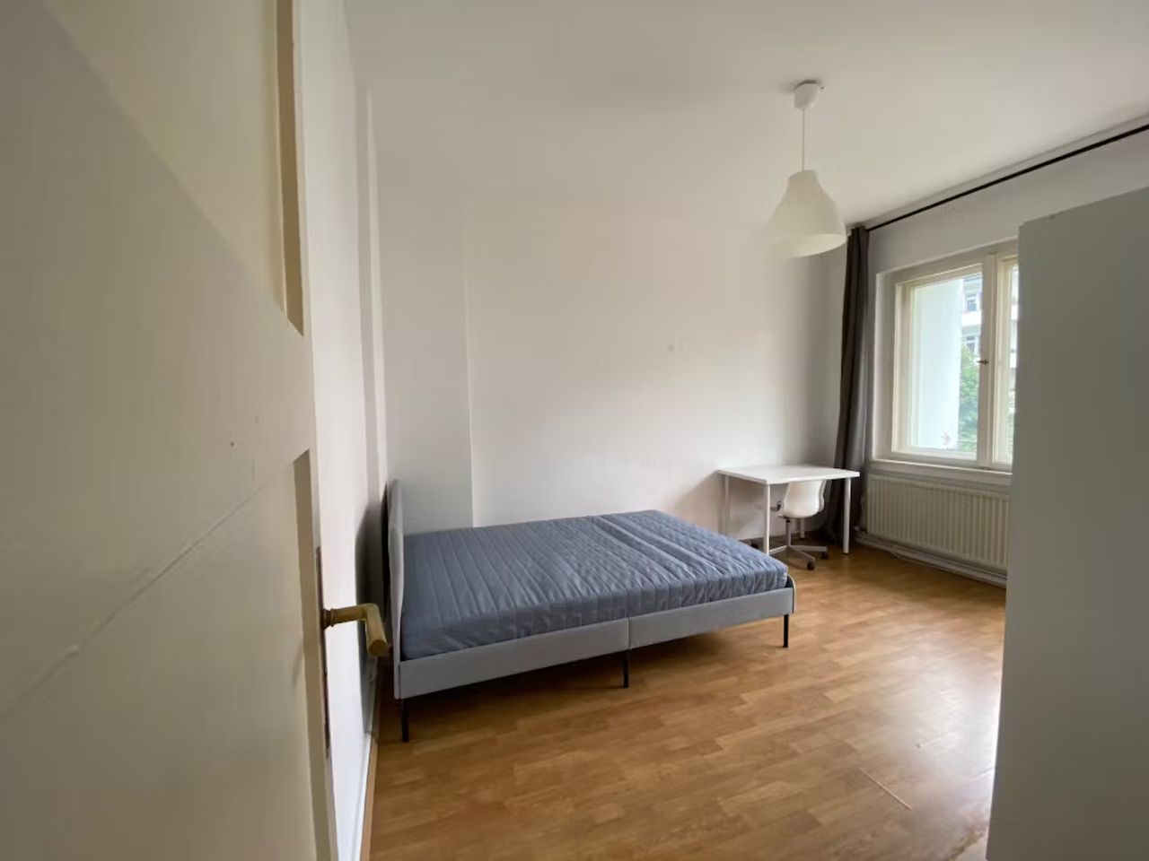 Lovely cozy room in Treseburger Ufer with balcony in Berlin