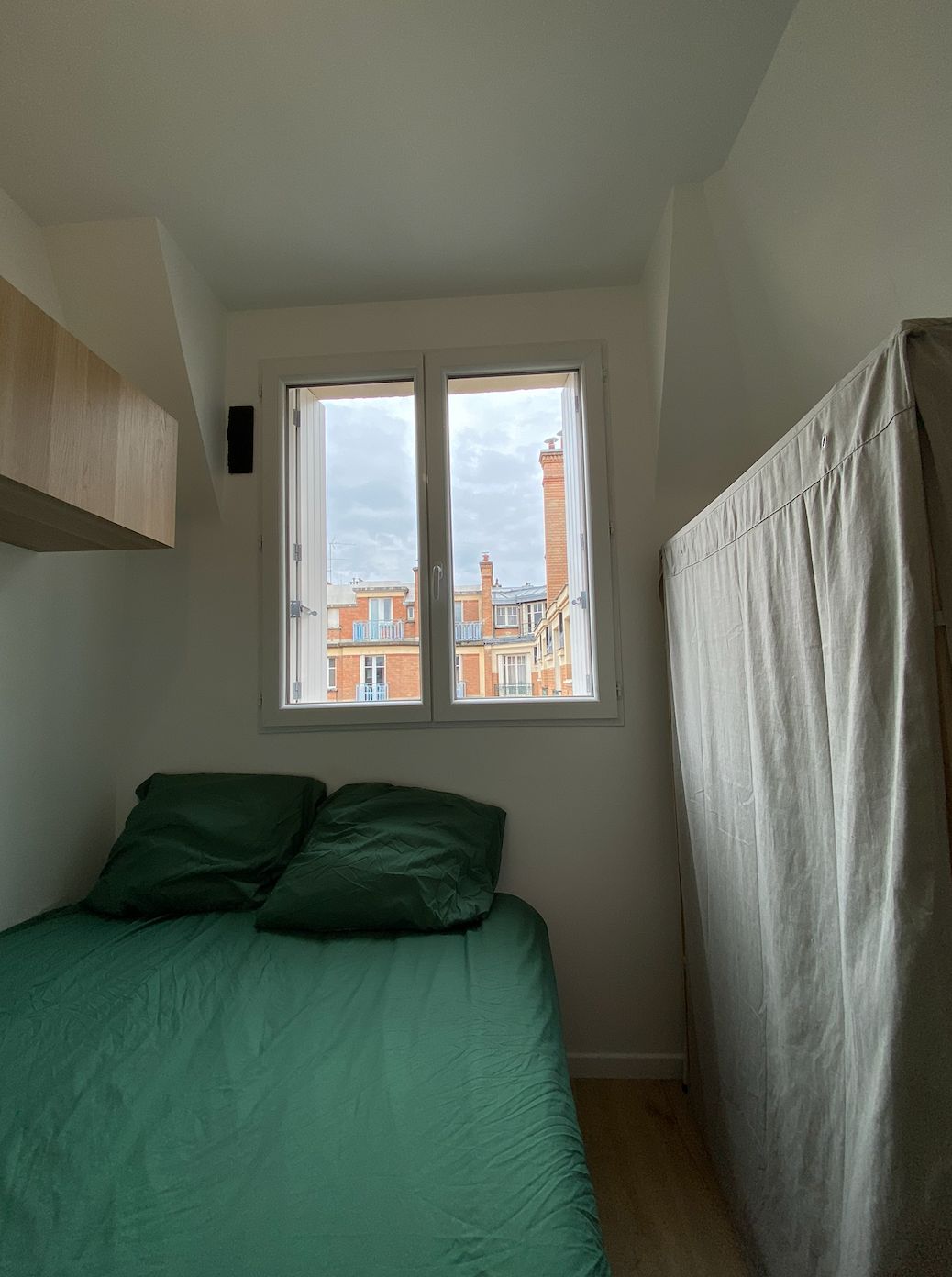 Quiet two-room flat near the Eiffel Tower