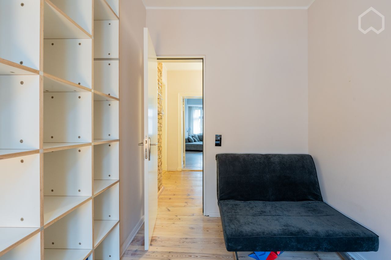 Spacious Luxury Apartment with office and balcony in Prenzlauer Berg Berlin
