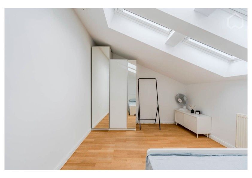 Light-Filled Furnished 3-Piece Flat in Prime Mitte Location