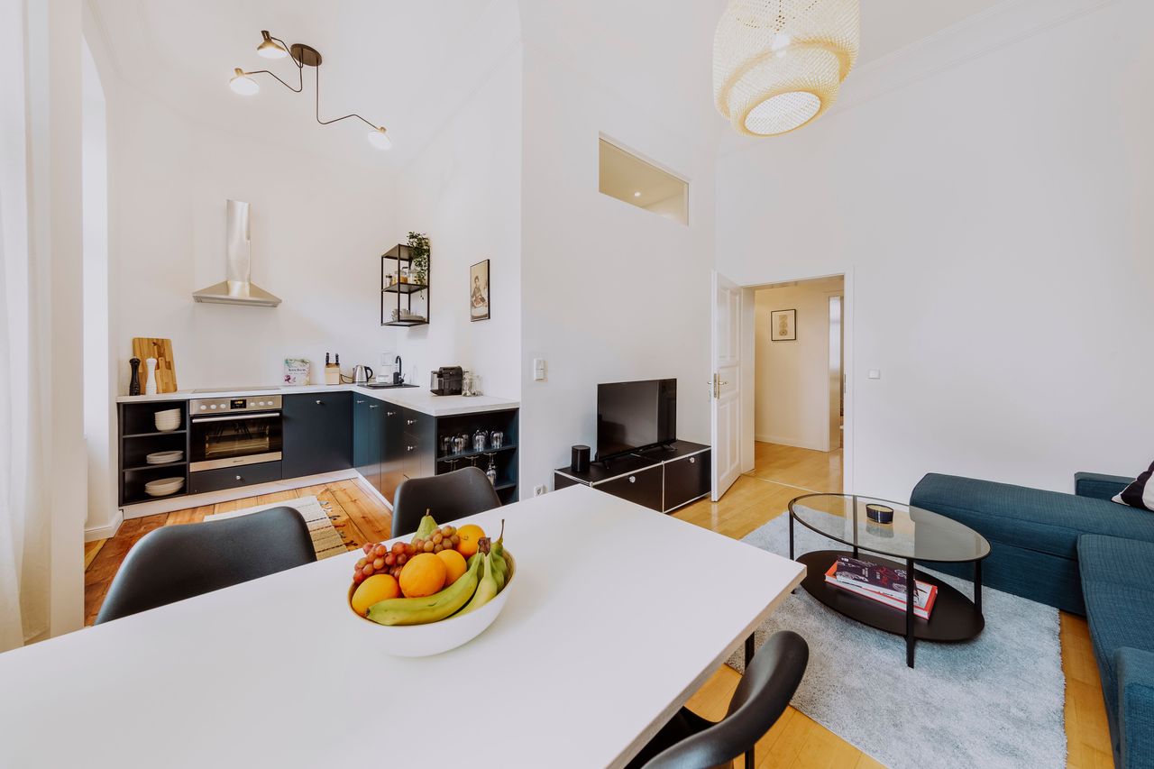 Bright, charming apartment for couples (with a baby/toddler) or singles in one of Berlins most popular neighbourhoods