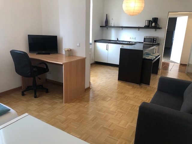 STUDIO E - Central quiet trade fair apartment for 2-3 guests