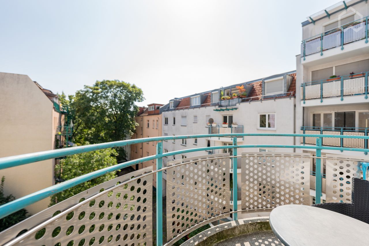 Modern 2-Room Apartment with Excellent Connectivity in the Green Setting of Oberschöneweide