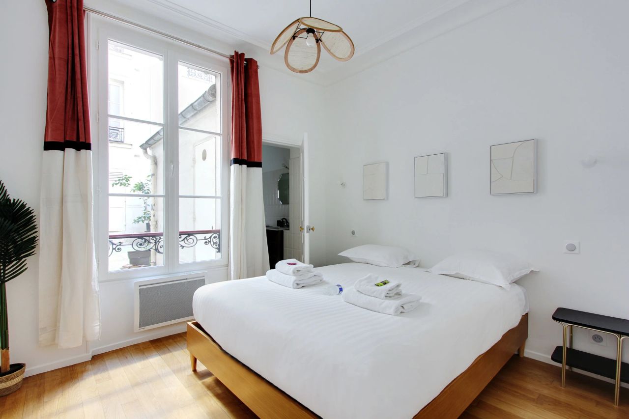 Brand new and tastefully decorated apartment in the heart of Paris