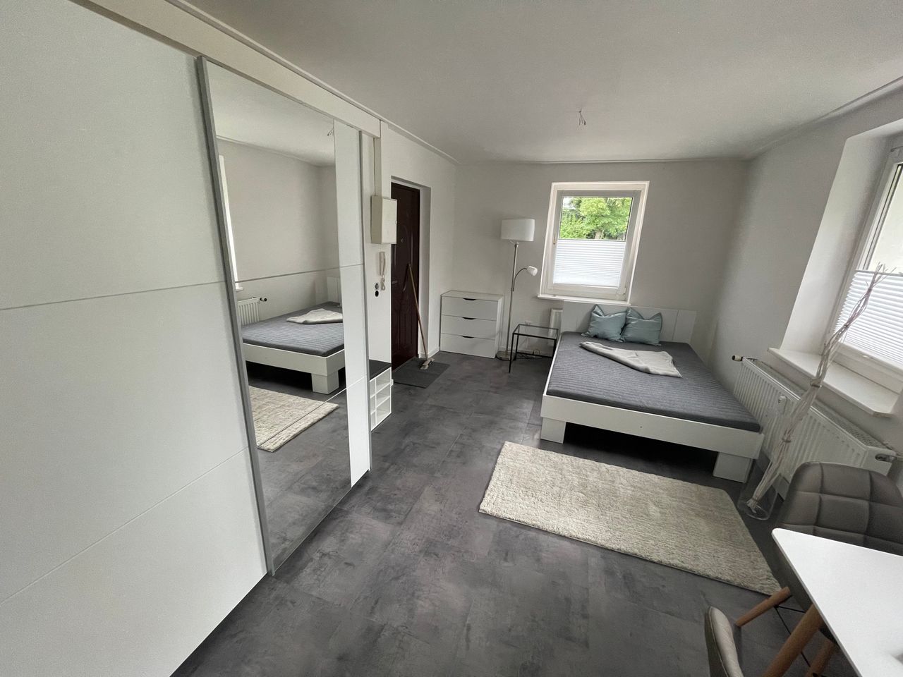 Fully Furnished 1-Room Apartment Next to Leipzig Trade Fair with Parking