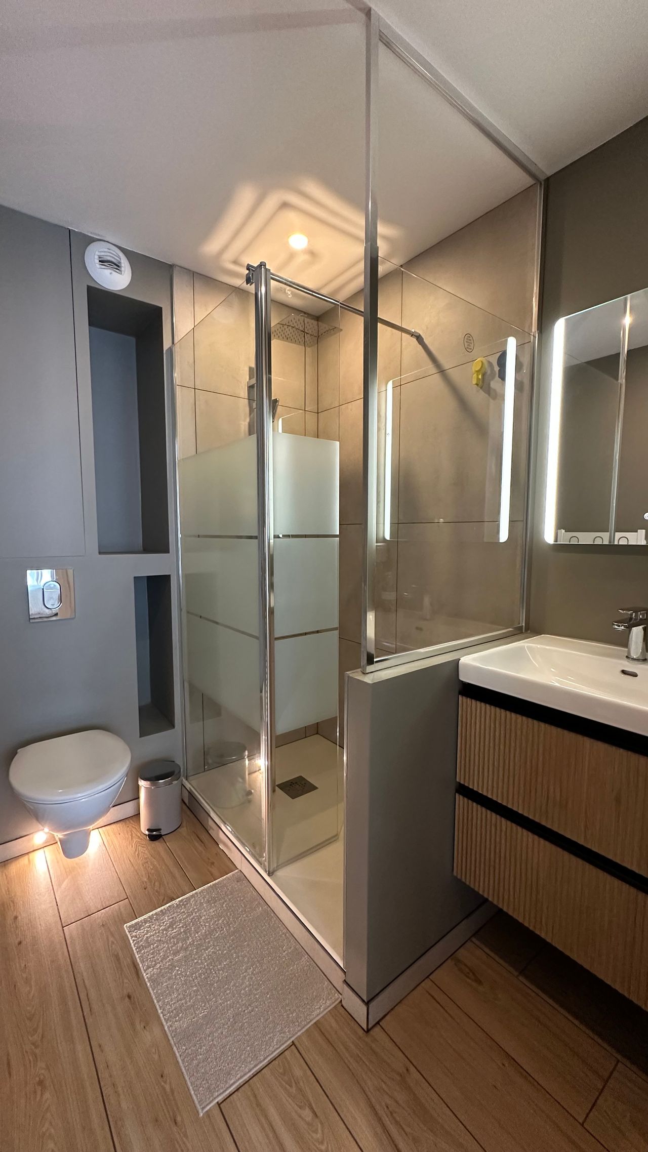 Bright apartment with terrace, bedroom and living room - all comforts